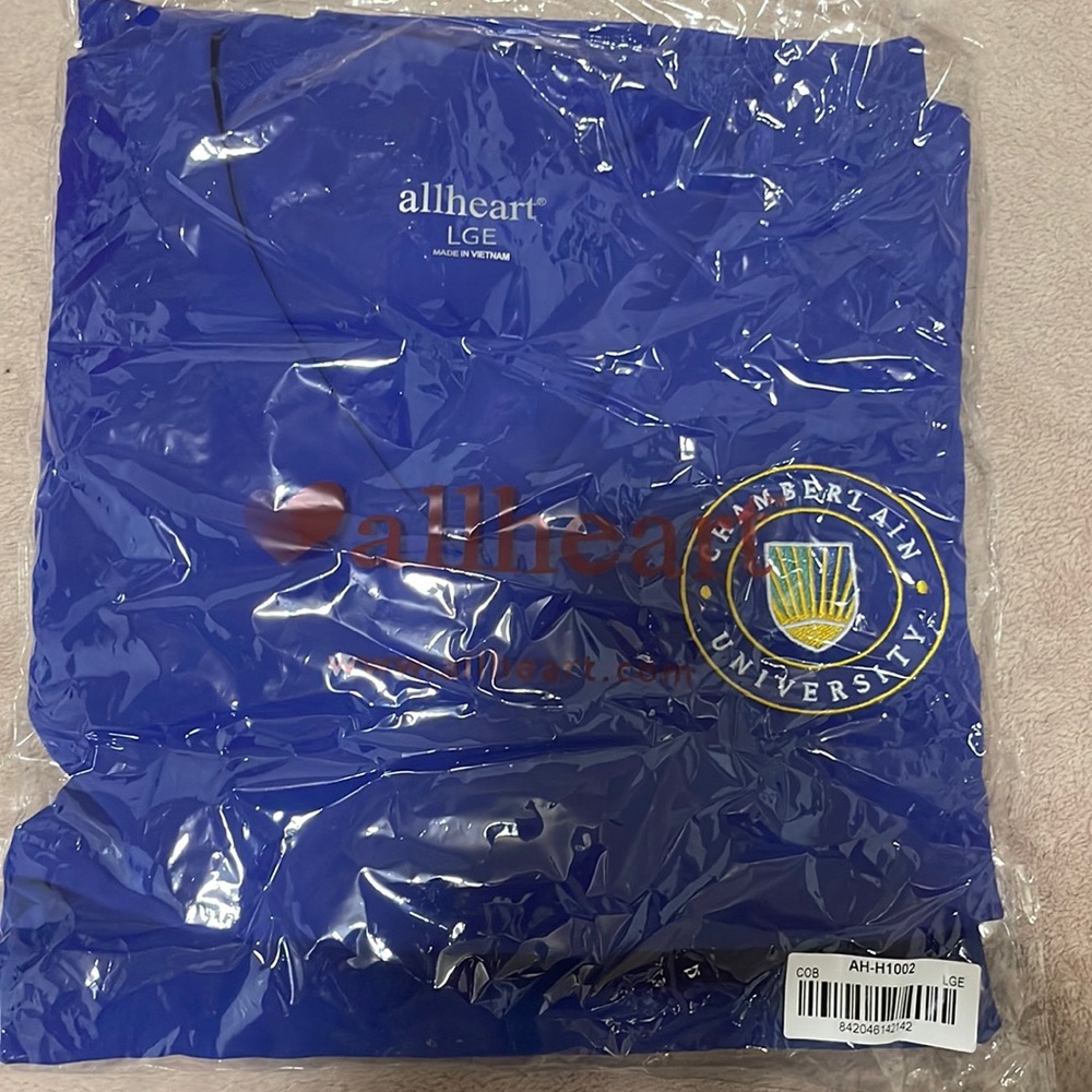 NWT Chamberlain University Scrub Top